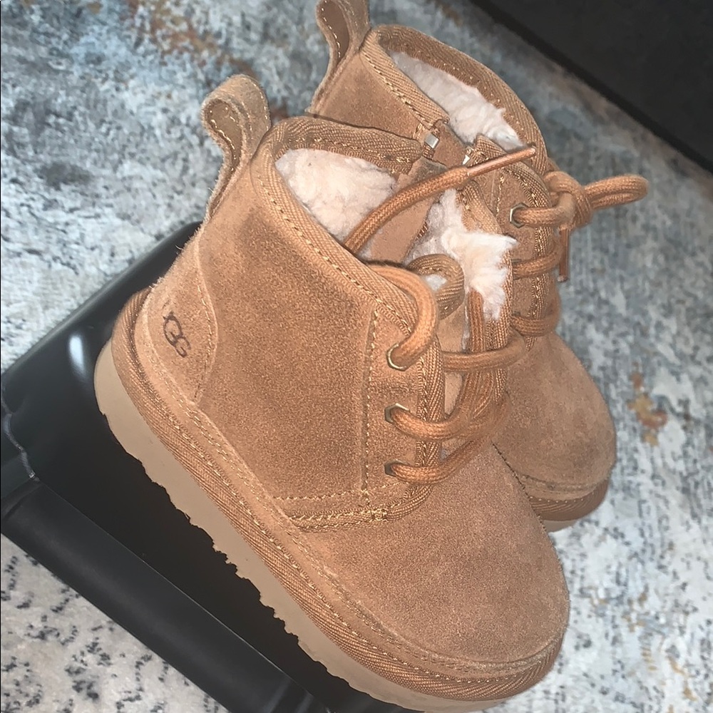 UGG Tan Kids Boots

Open to Offers! No low Ball!